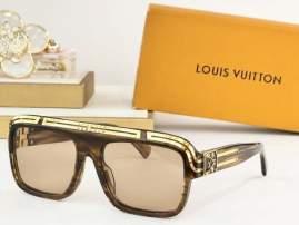 Picture of Louis Vuitton Sunglasses _SKUfw76406715fw